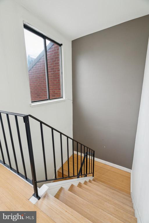 2213-25 Race St #202