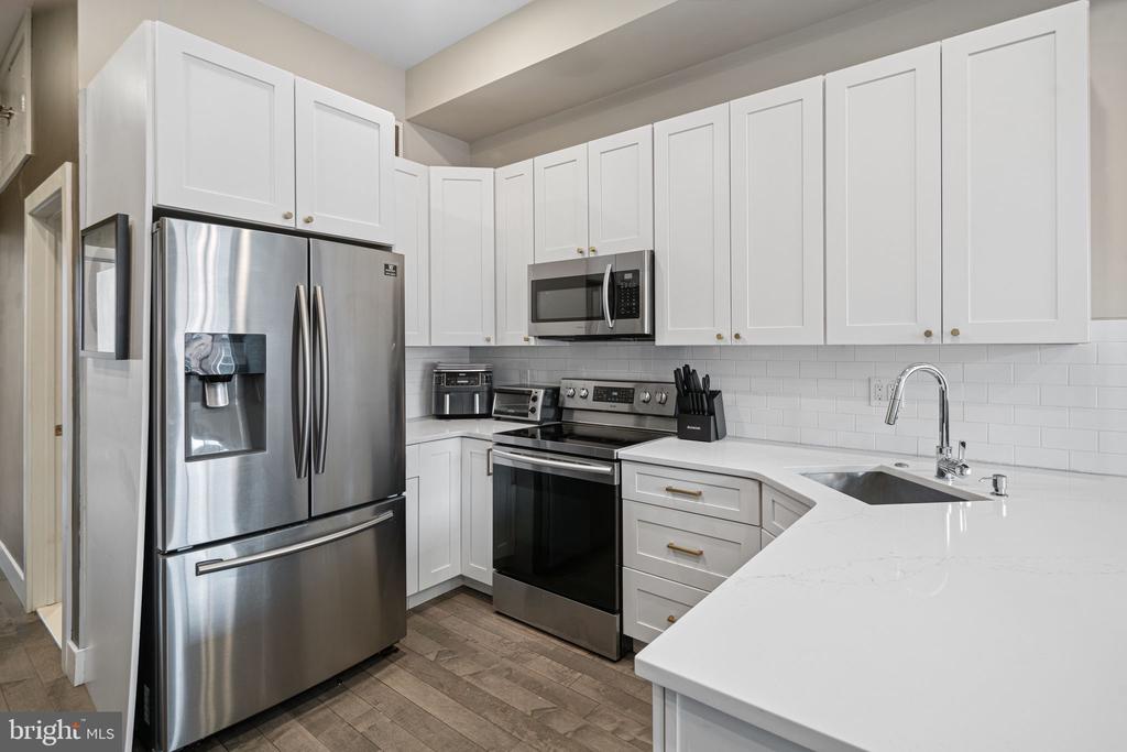 1947 N 4TH STREET Unit: 2
