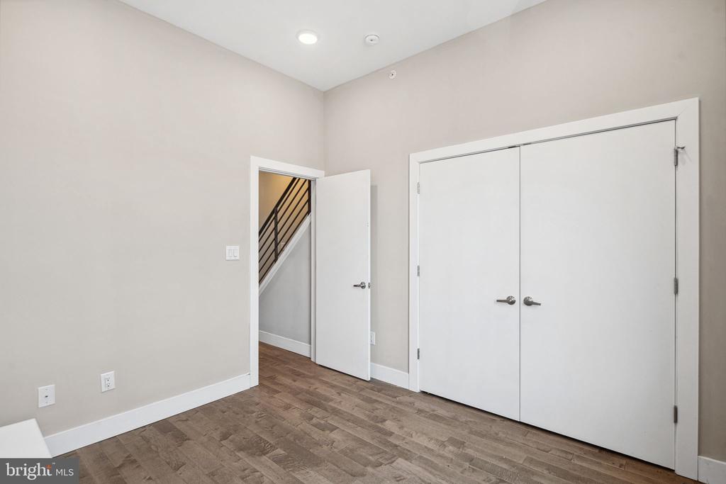 1947 N 4TH STREET Unit: 2