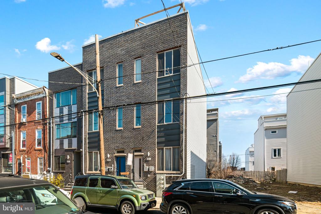 1947 N 4TH STREET Unit: 2