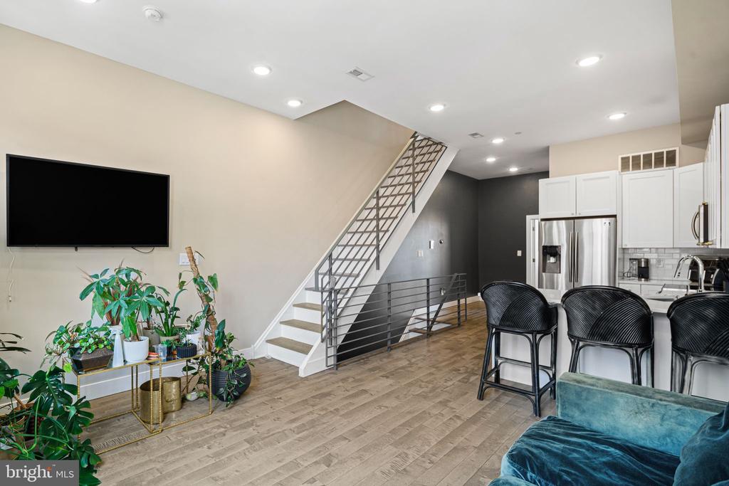 1947 N 4TH STREET Unit: 2