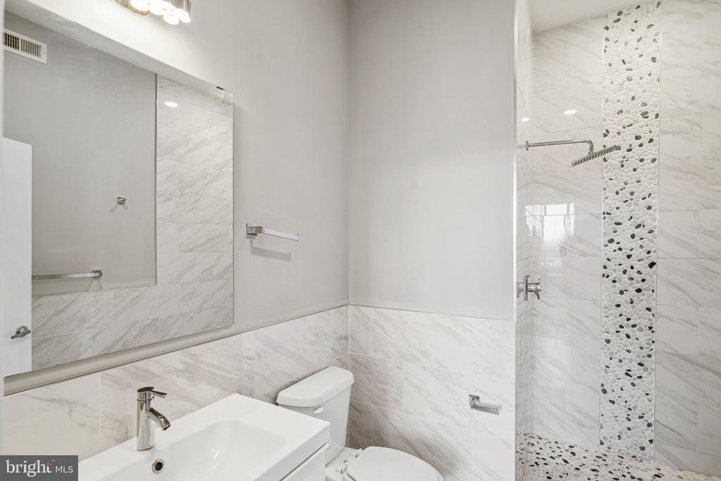 1947 N 4TH STREET Unit: 2