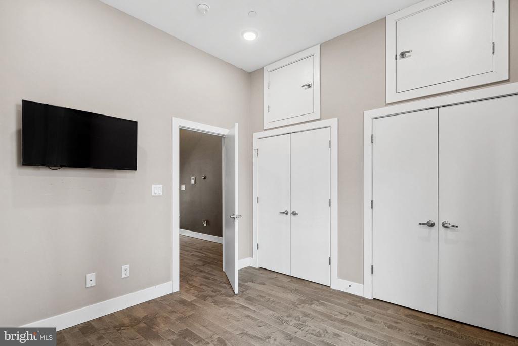 1947 N 4TH STREET Unit: 2