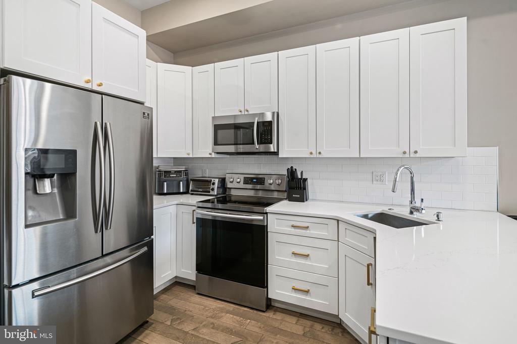 1947 N 4TH STREET Unit: 2