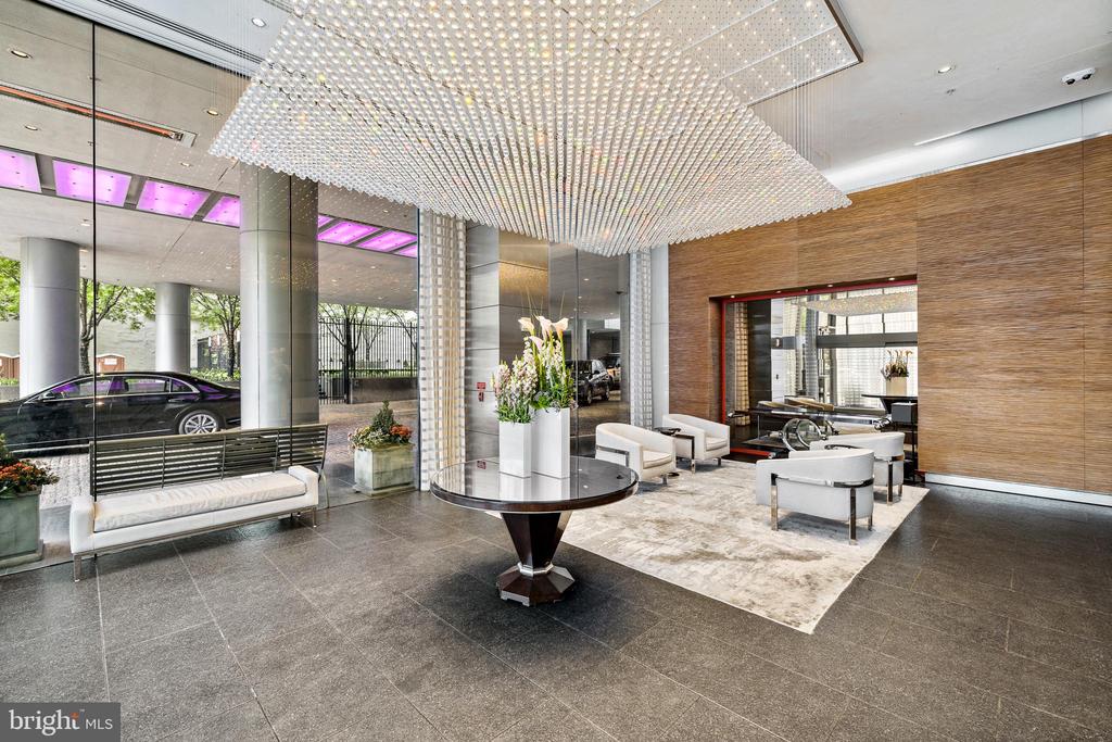 1414 S Penn Sq #Ph1a
