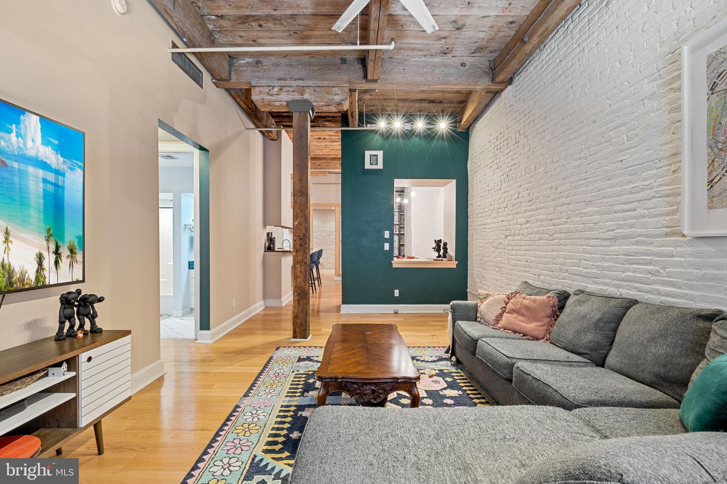 214-18 New St #B