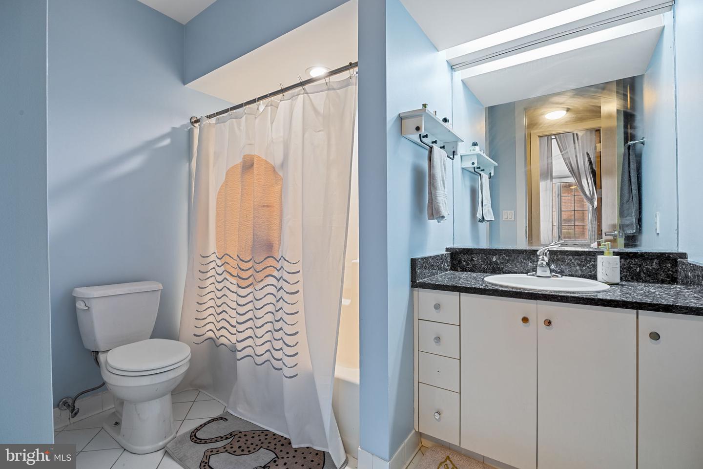 214-18 New St #B