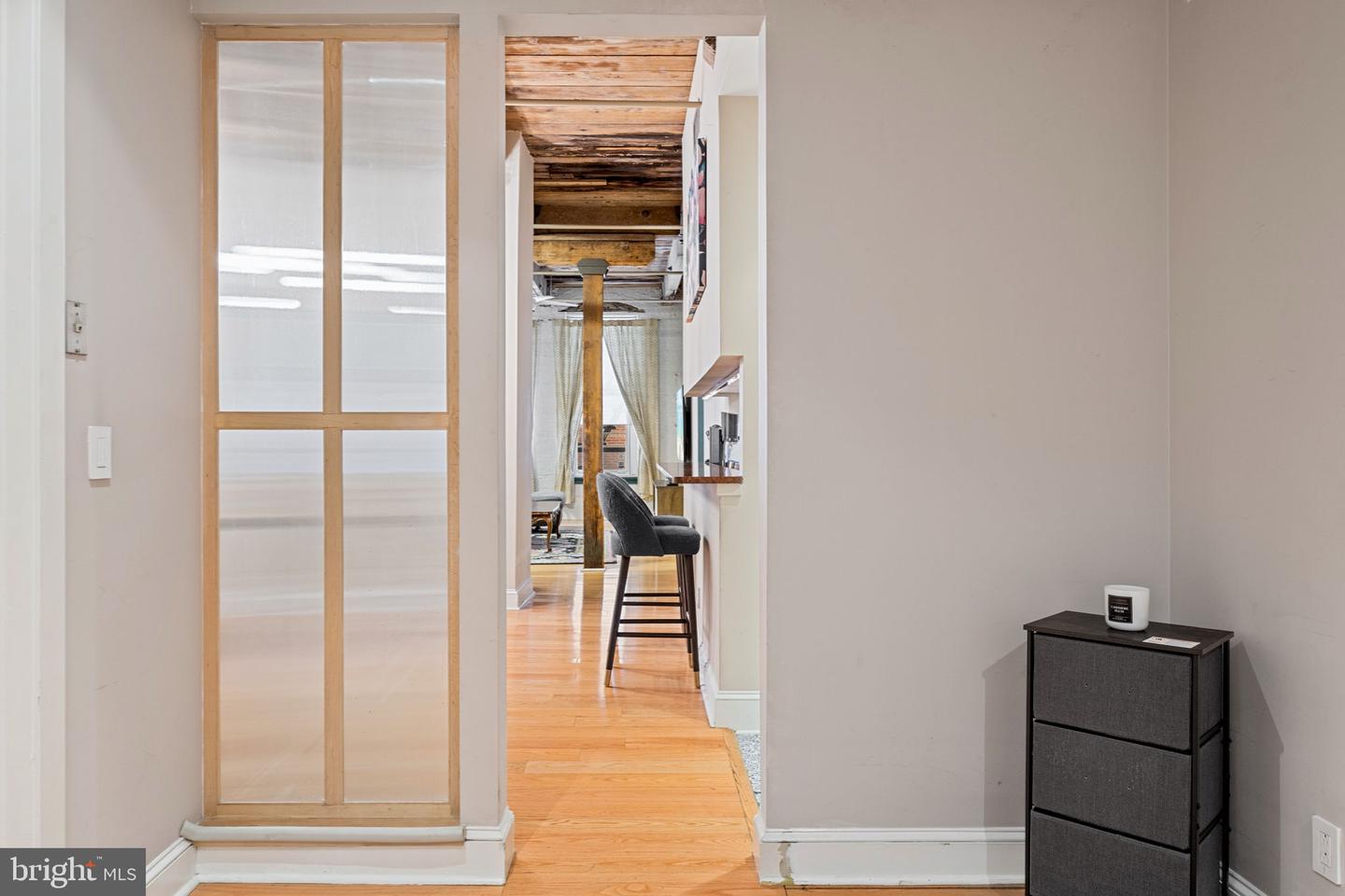 214-18 New St #B