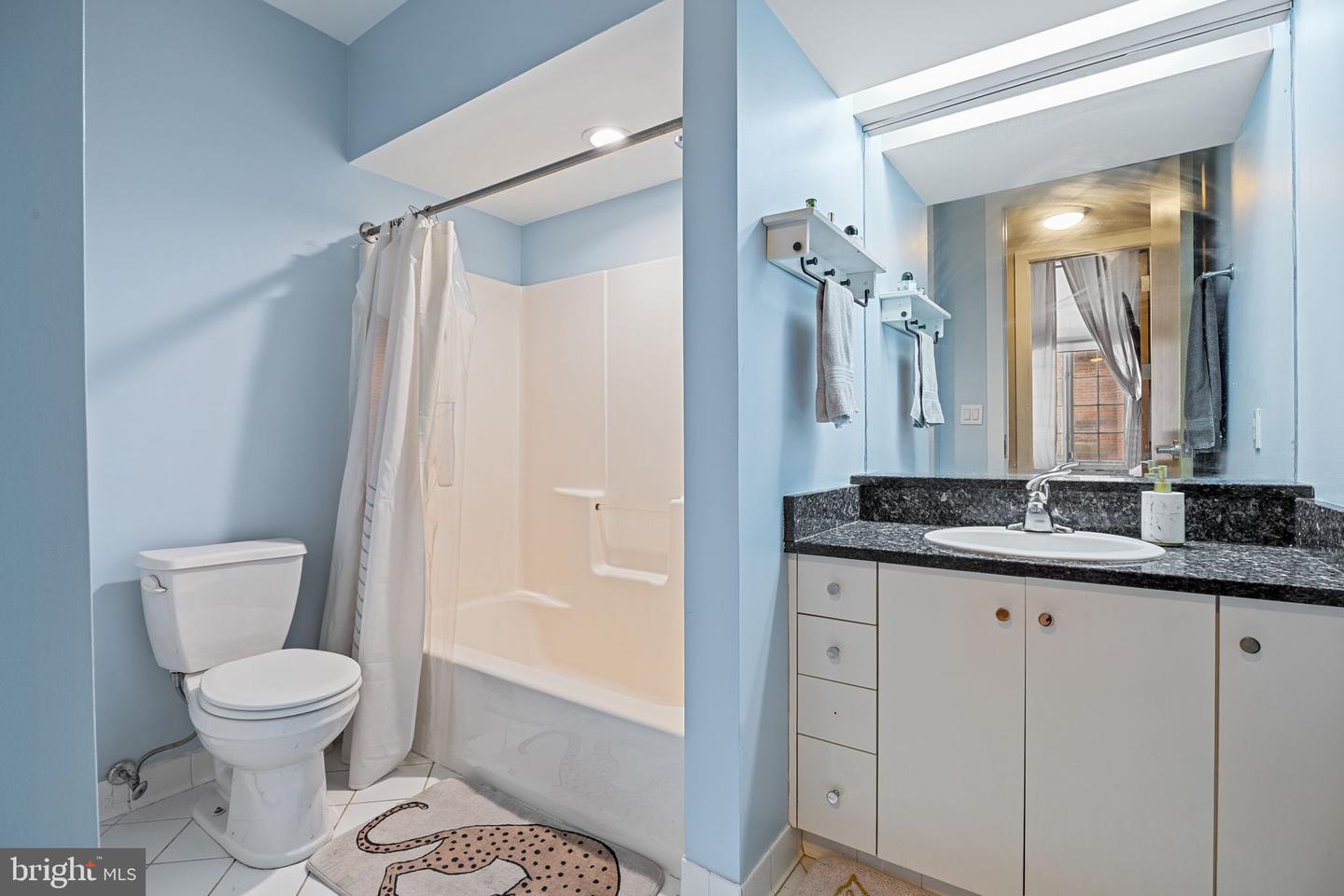 214-18 New St #B