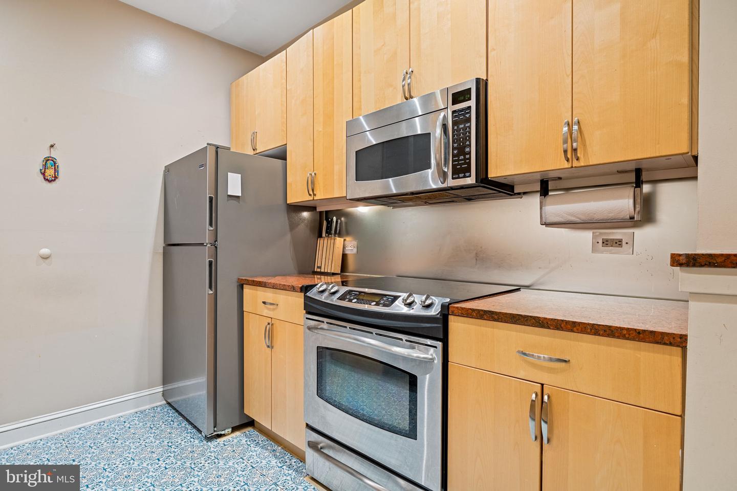 214-18 New St #B