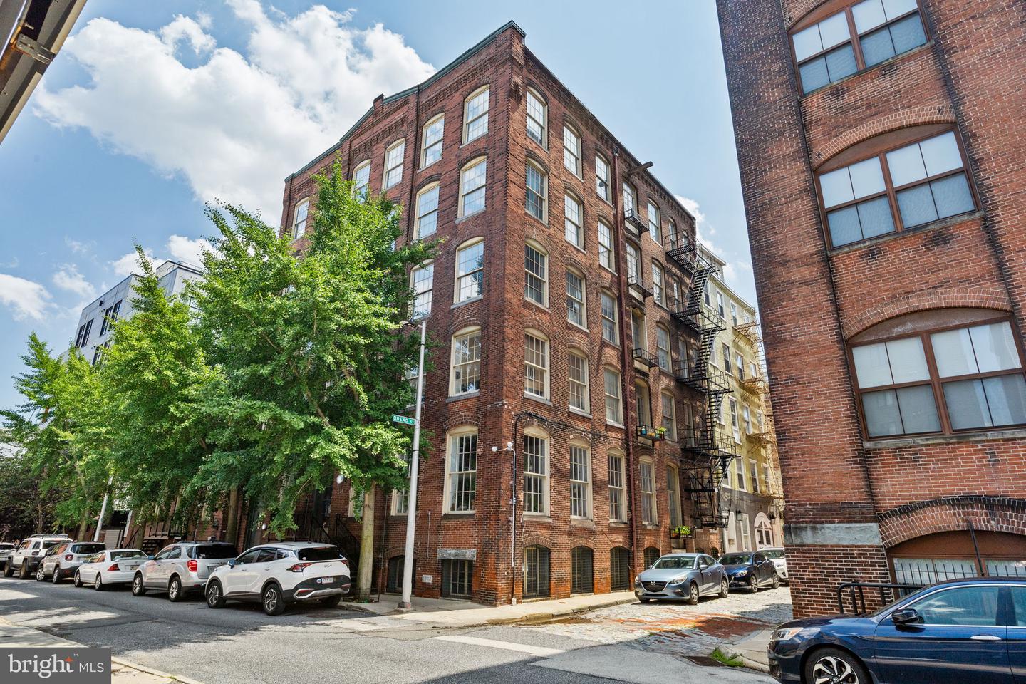 214-18 New St #B