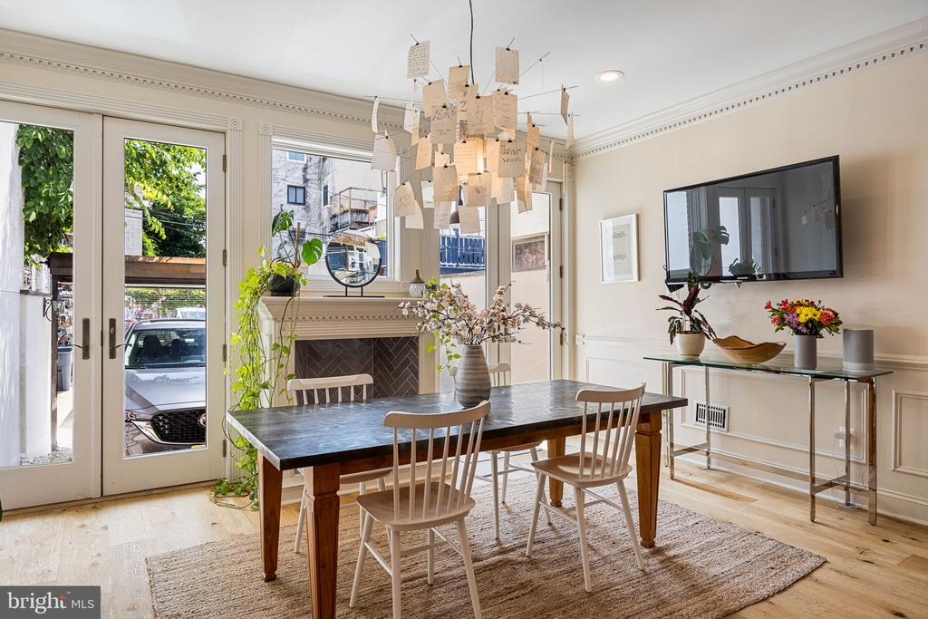 609 S 9TH STREET