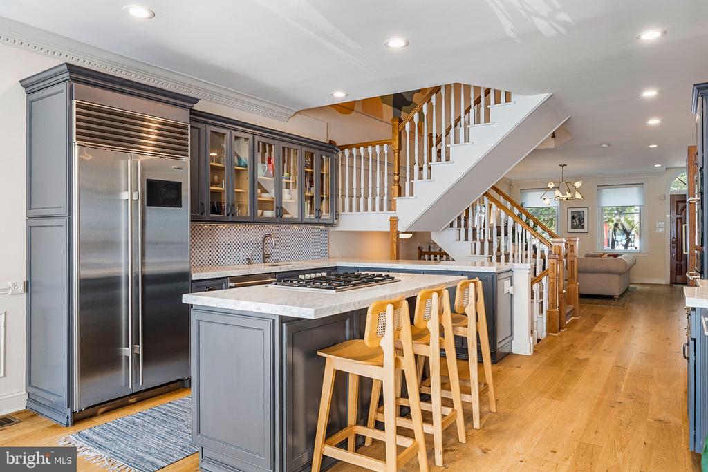 609 S 9TH STREET