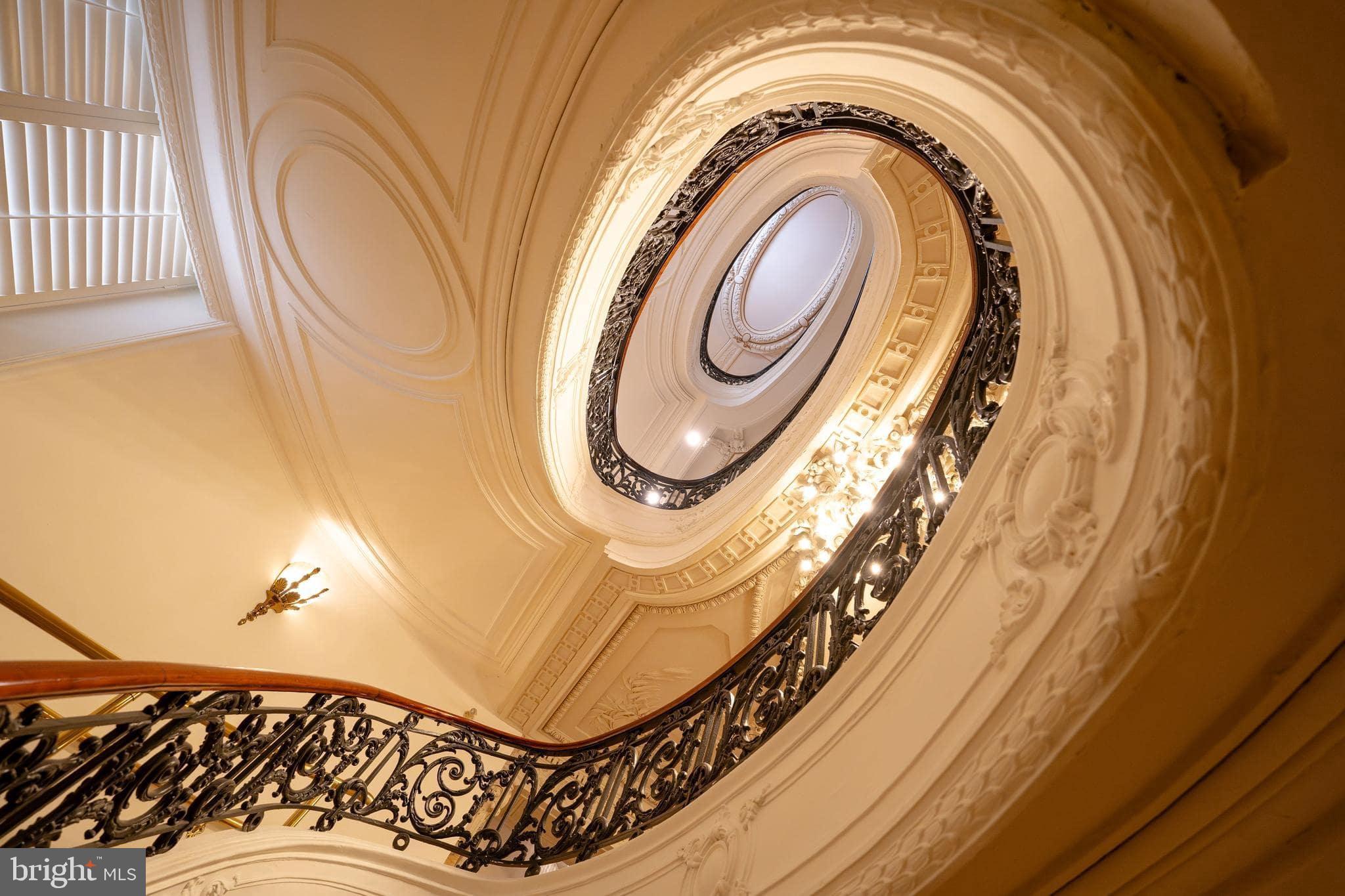 200 S BROAD ST #1001