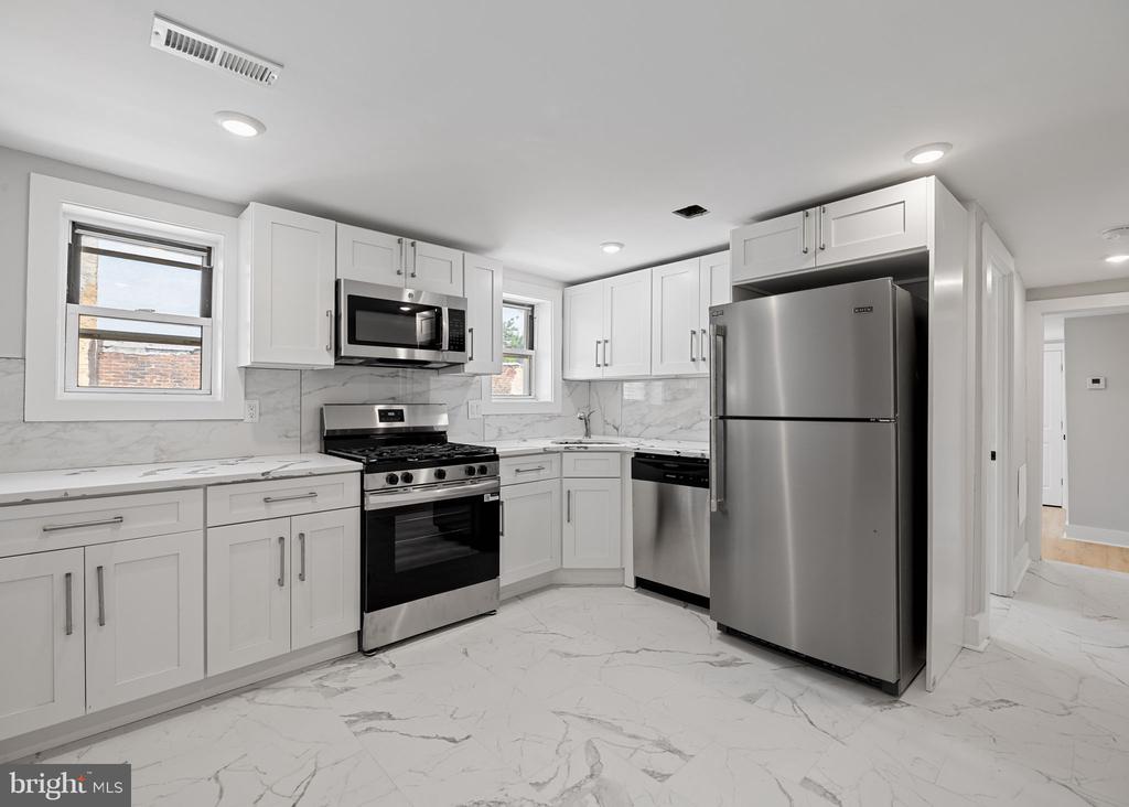 1309 MARLBOROUGH ST #3
