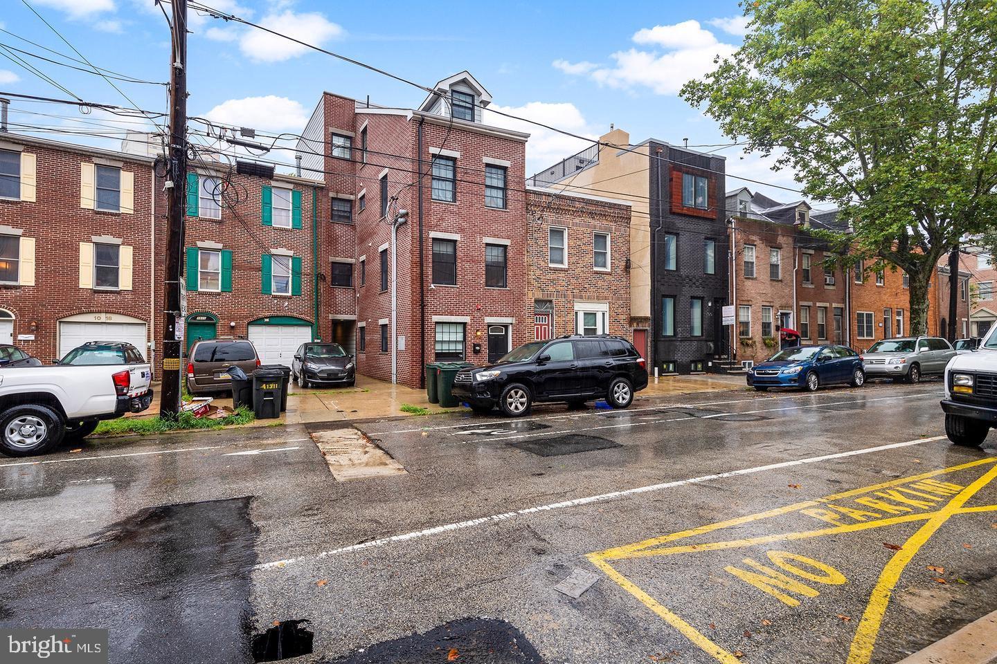 1014 E Moyamensing Ave