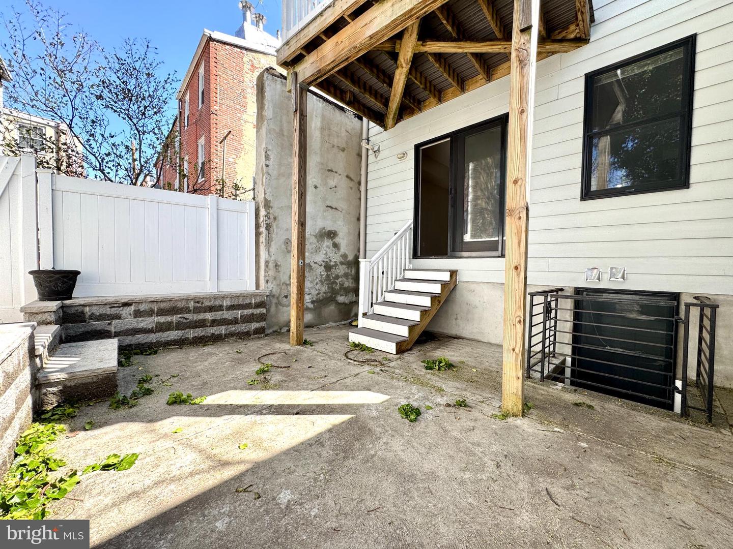 1014 E Moyamensing Ave