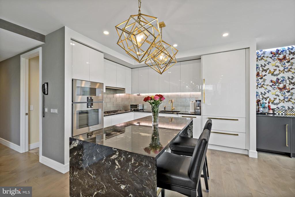 1414 S PENN SQUARE 00 22B
