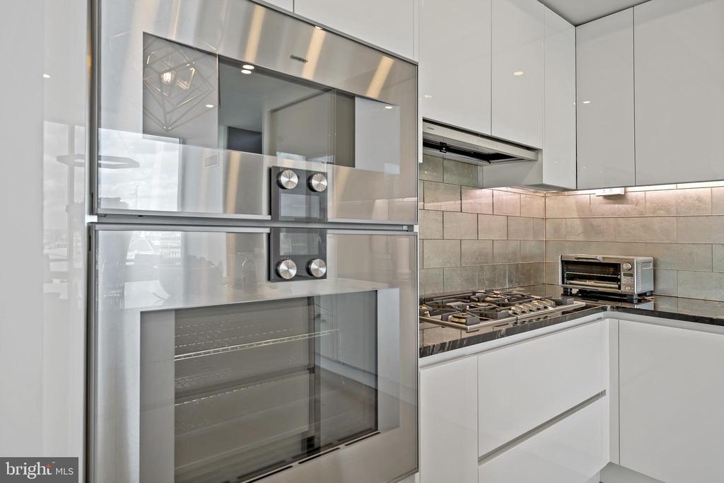 1414 S PENN SQUARE 00 22B