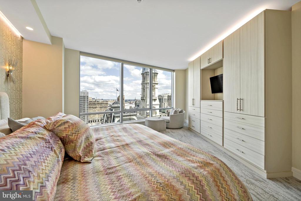 1414 S PENN SQUARE 00 22B