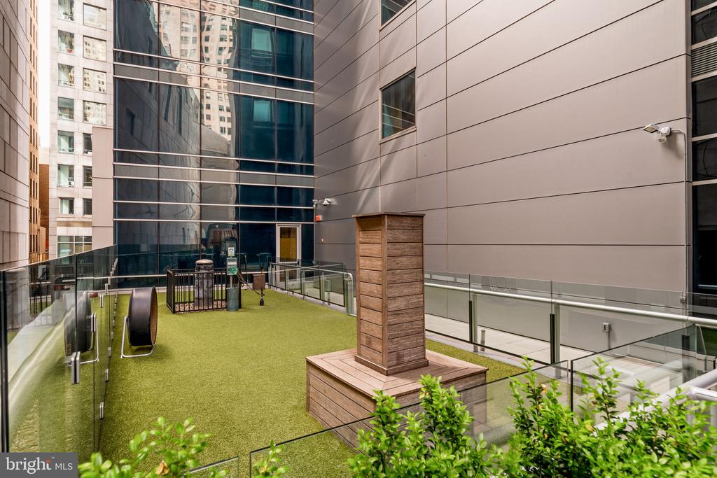 1414 S PENN SQUARE 00 22B