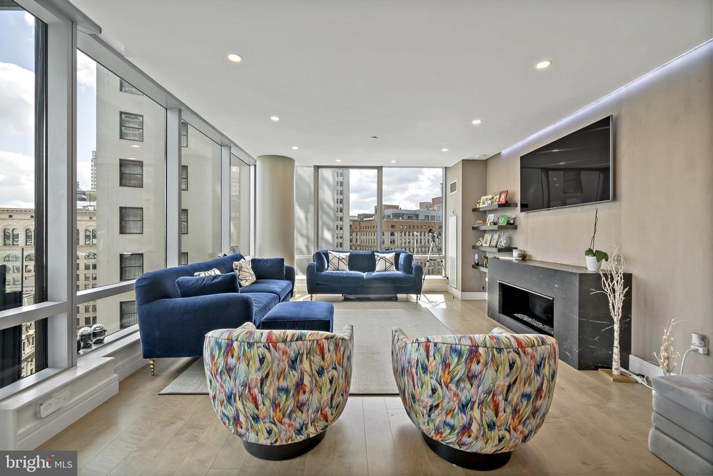 1414 S PENN SQUARE 00 22B