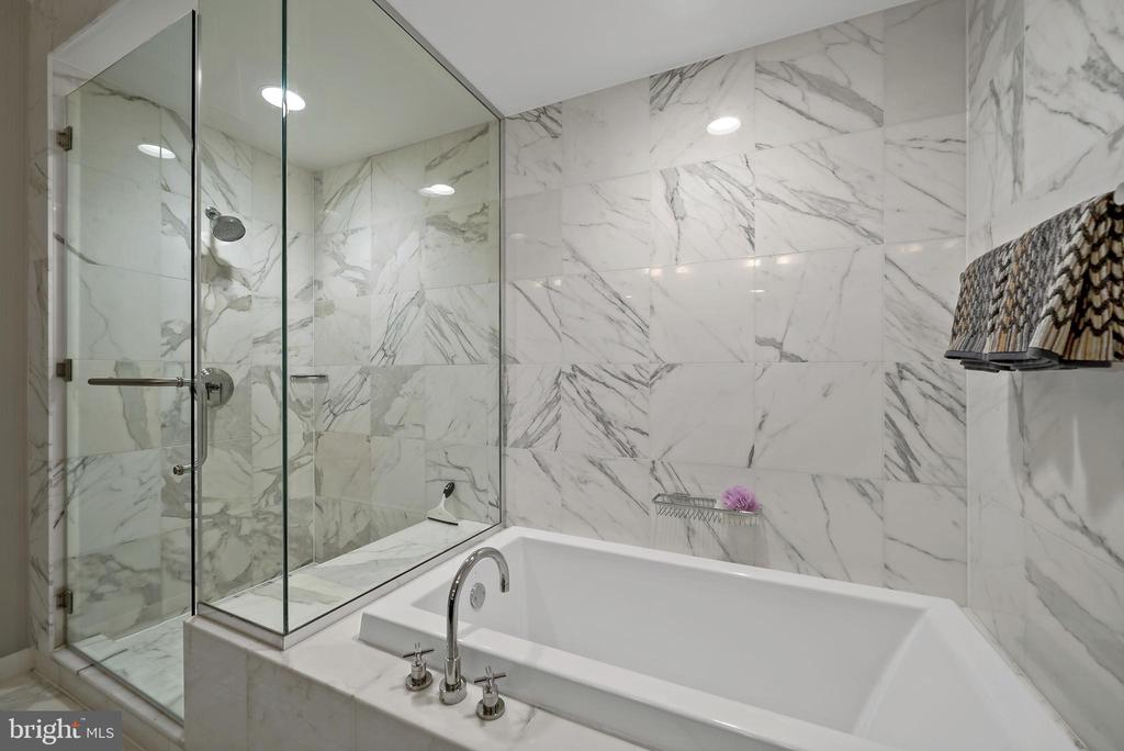 1414 S PENN SQUARE 00 22B