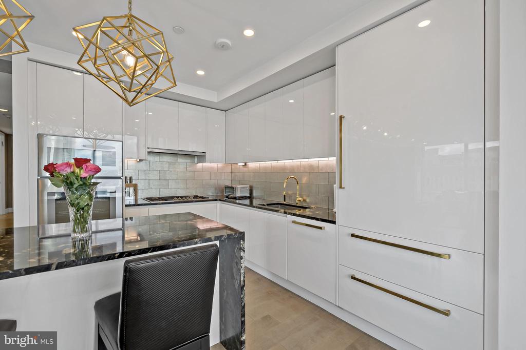 1414 S PENN SQUARE 00 22B