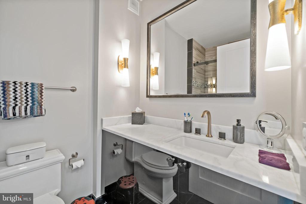 1414 S PENN SQUARE 00 22B
