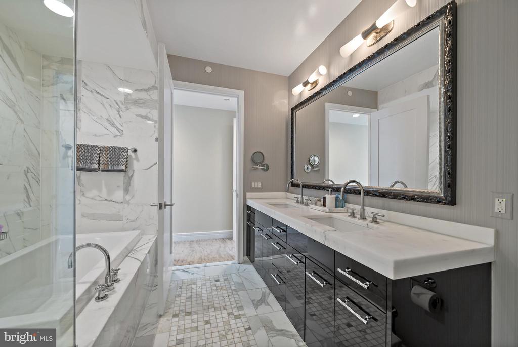 1414 S PENN SQUARE 00 22B