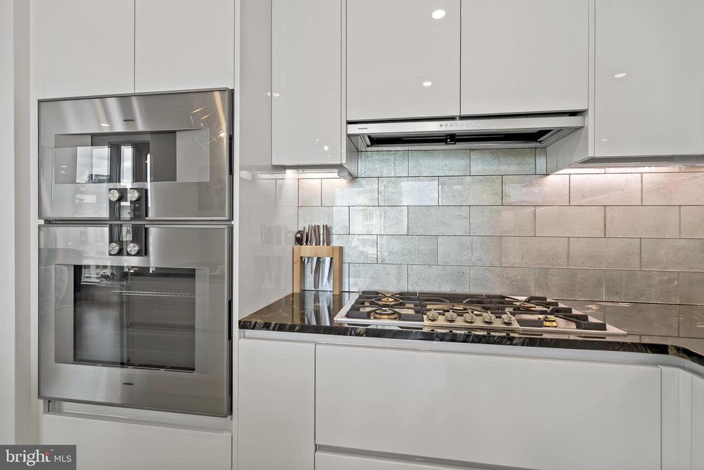 1414 S PENN SQUARE 00 22B