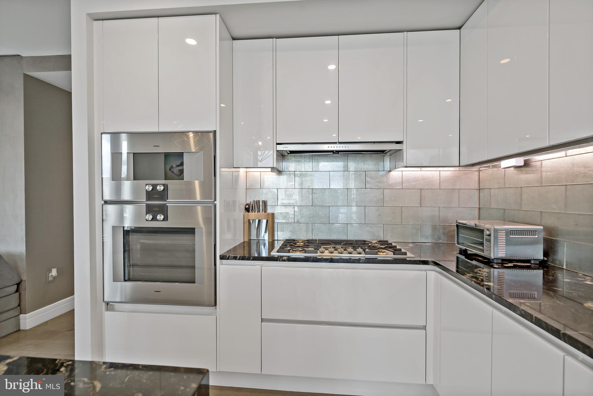 1414 S PENN SQUARE 00 22B