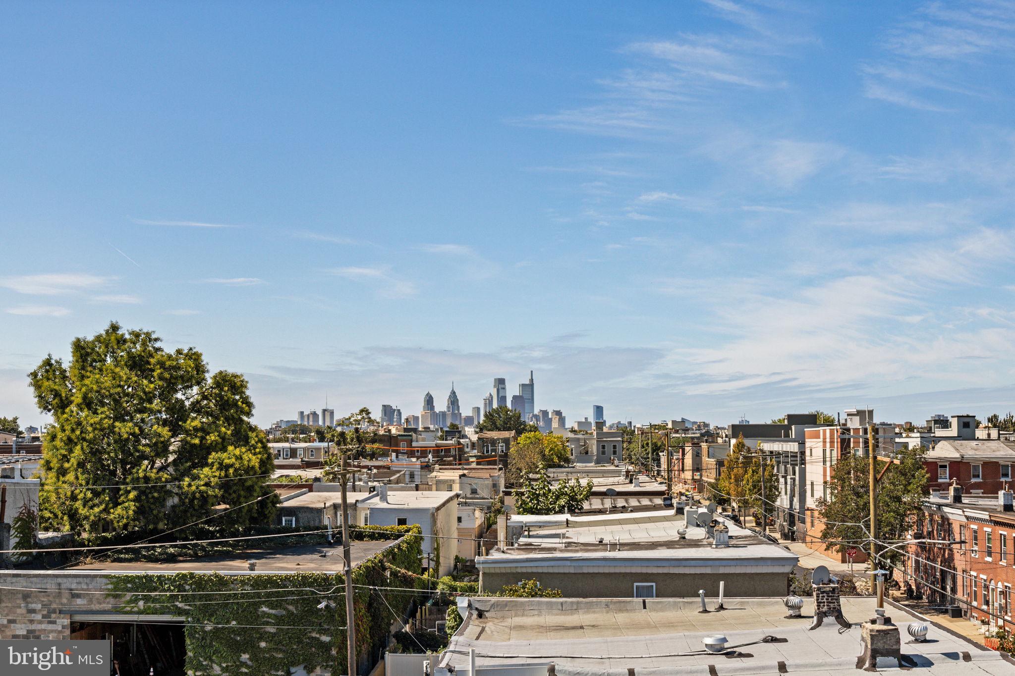 2202 E HUNTINGDON STREET