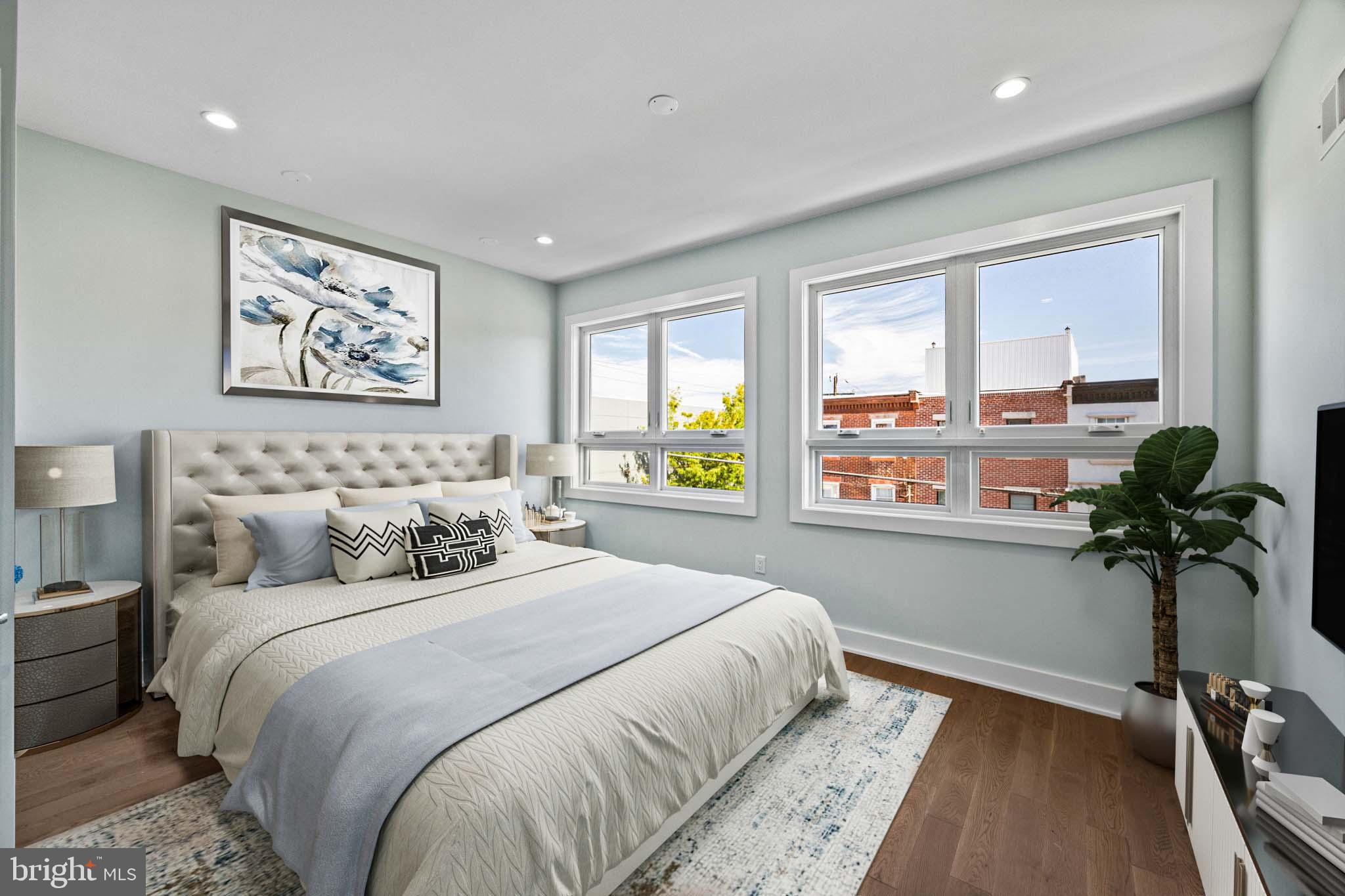 2202 E HUNTINGDON STREET