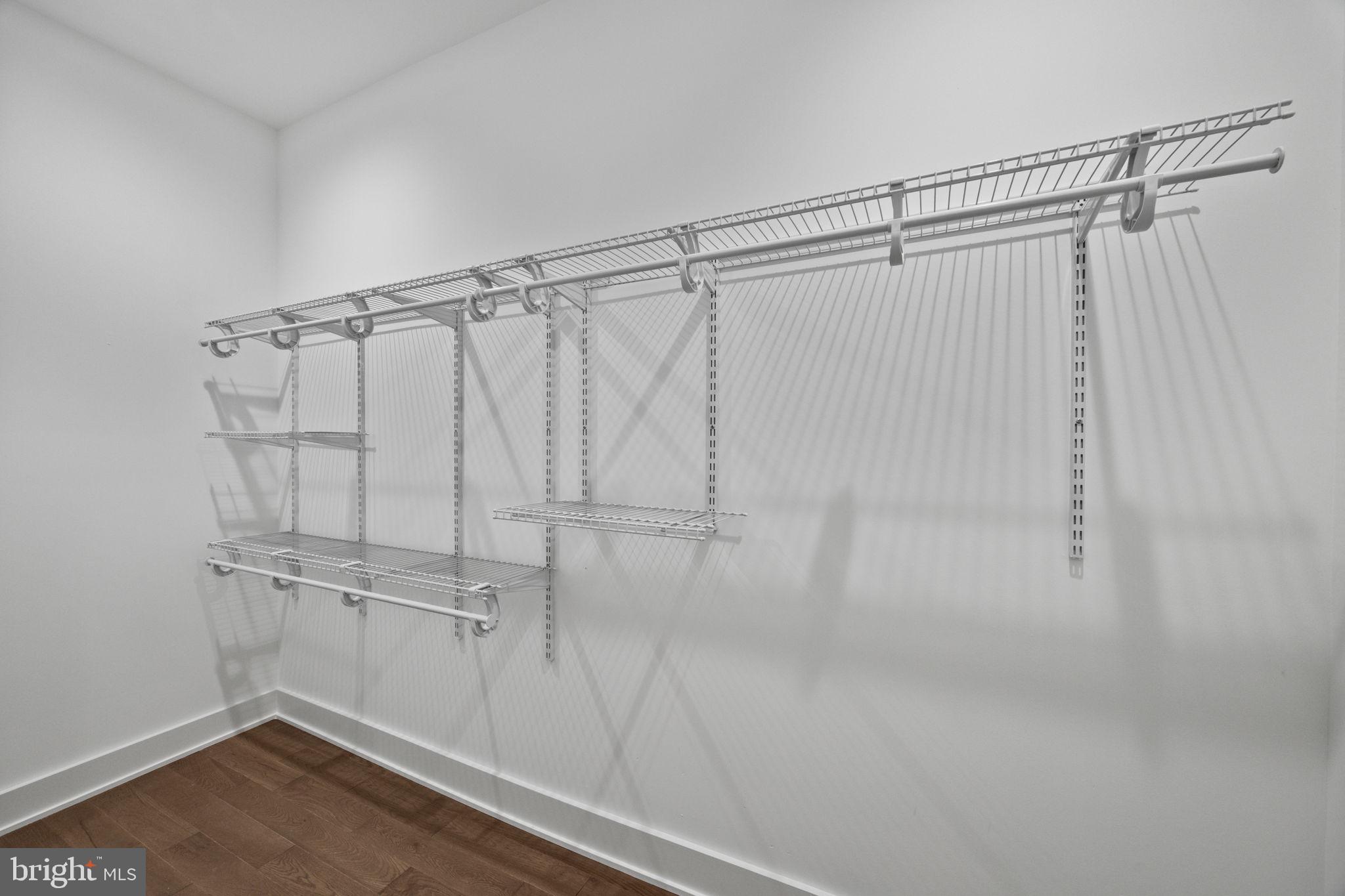 2202 E HUNTINGDON STREET