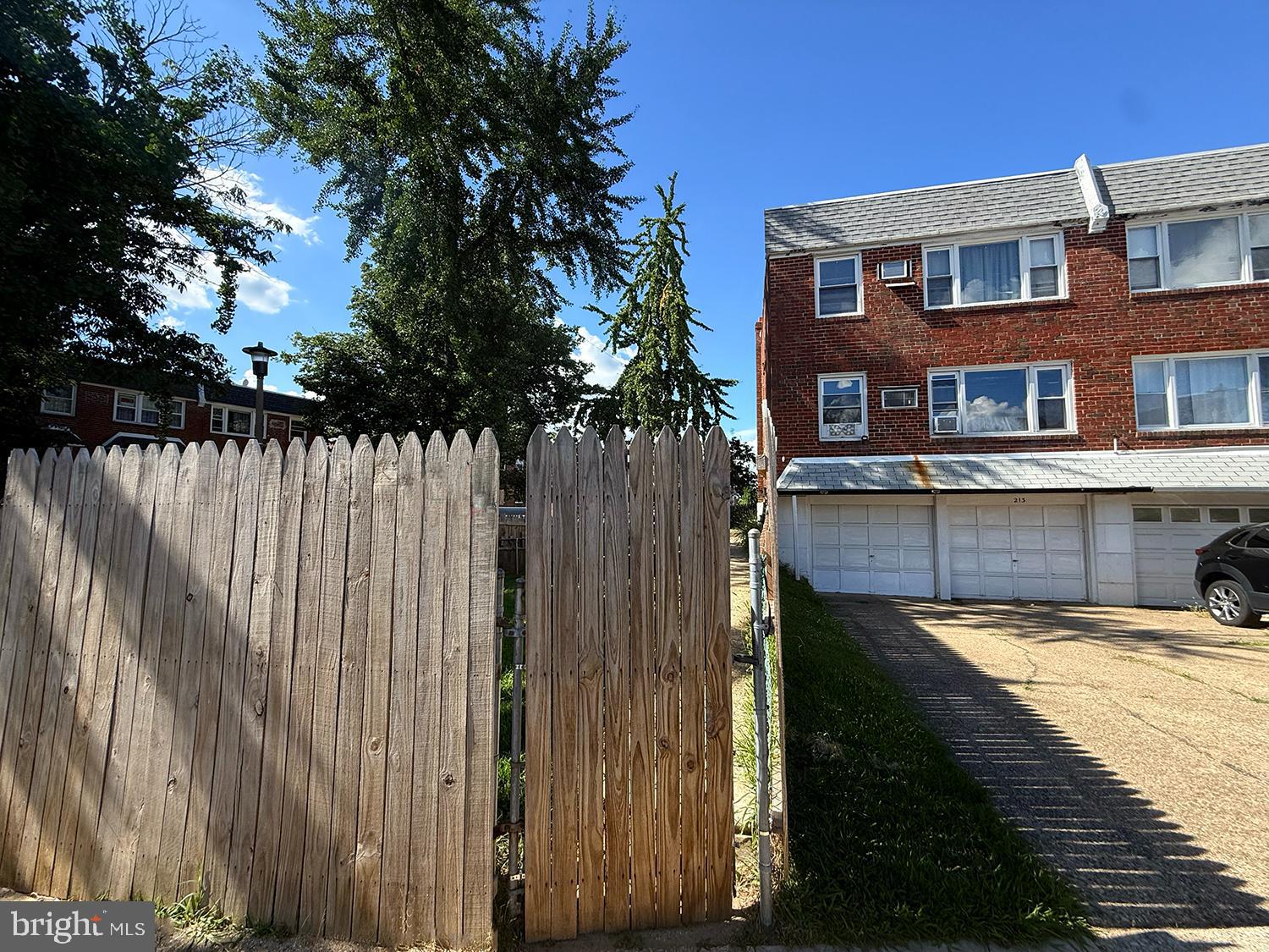 213 ROBINA TERRACE