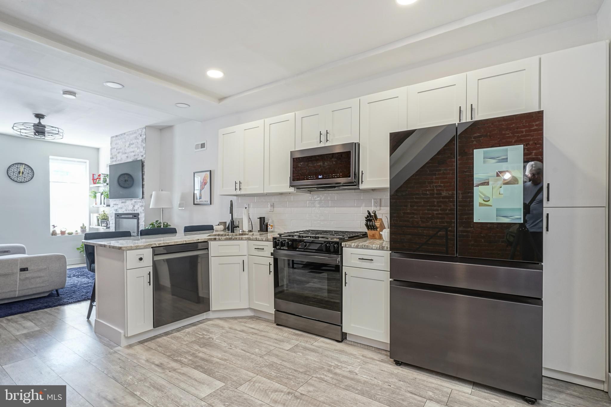 2527 W SEYBERT STREET