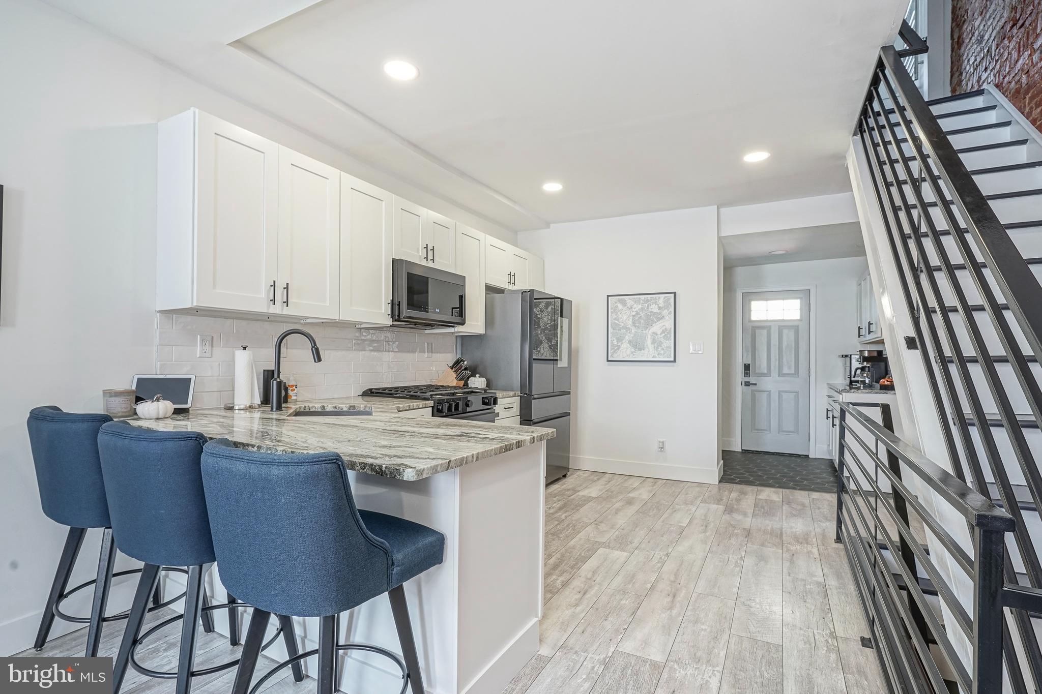 2527 W SEYBERT STREET