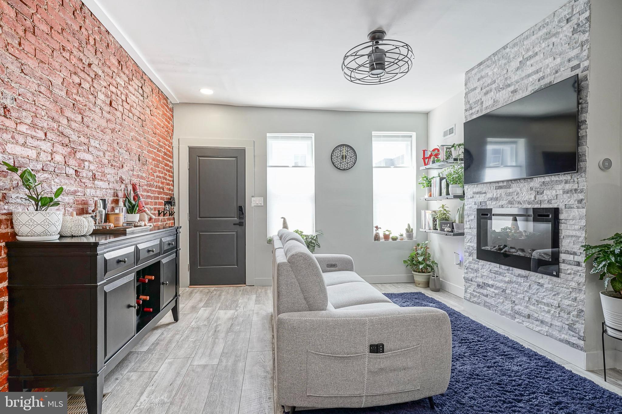 2527 W SEYBERT STREET