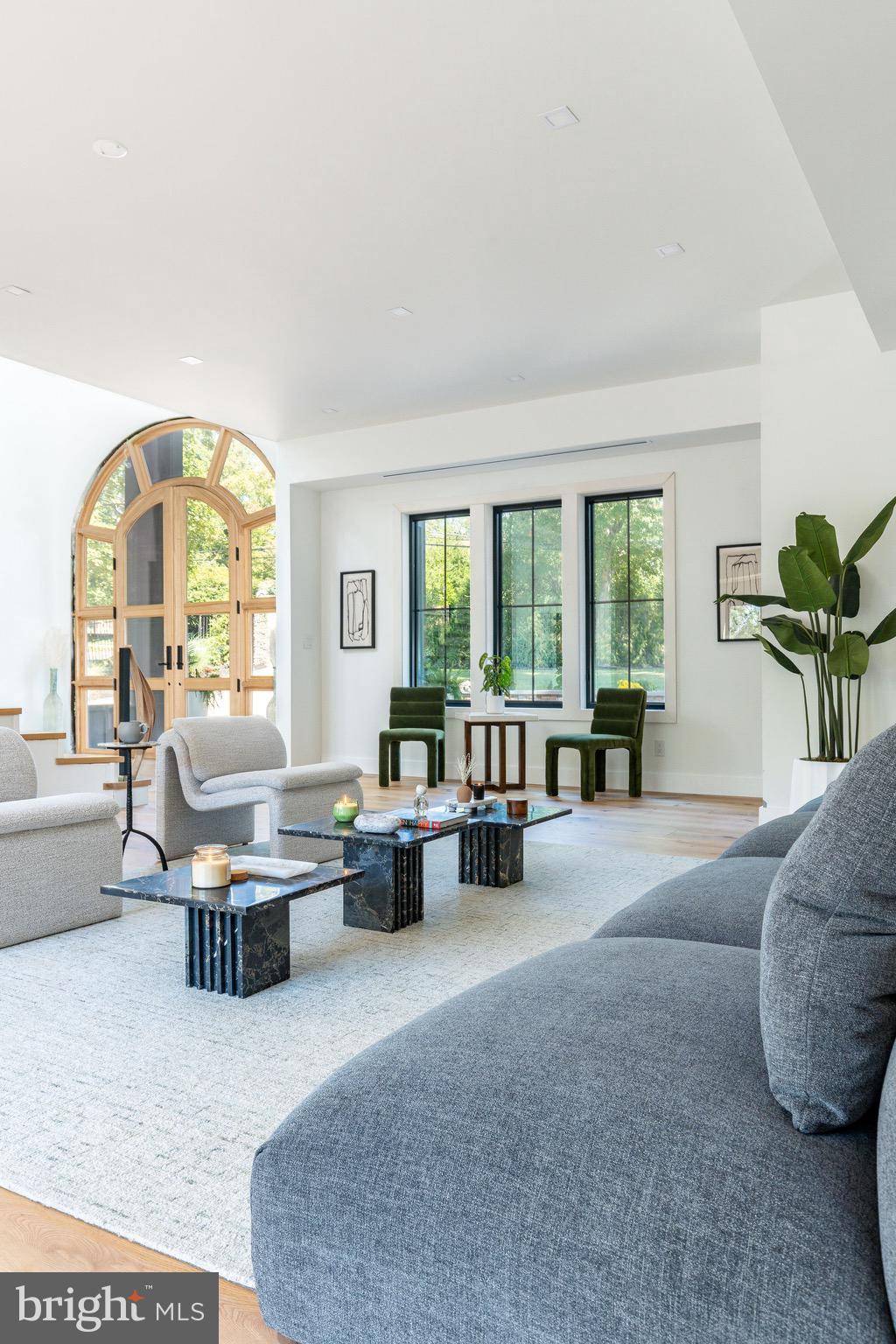 9402 MEADOWBROOK AVENUE