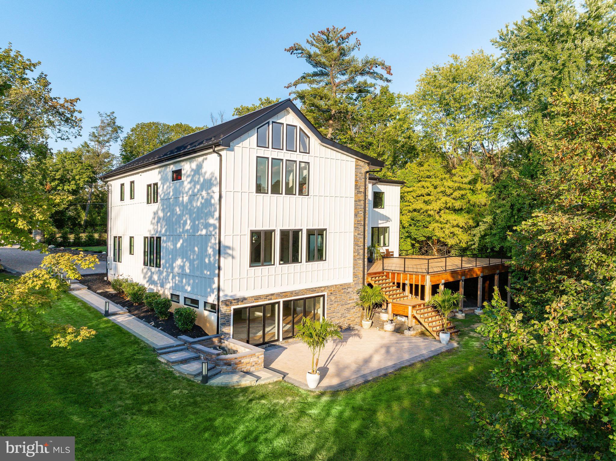 9402 MEADOWBROOK AVENUE