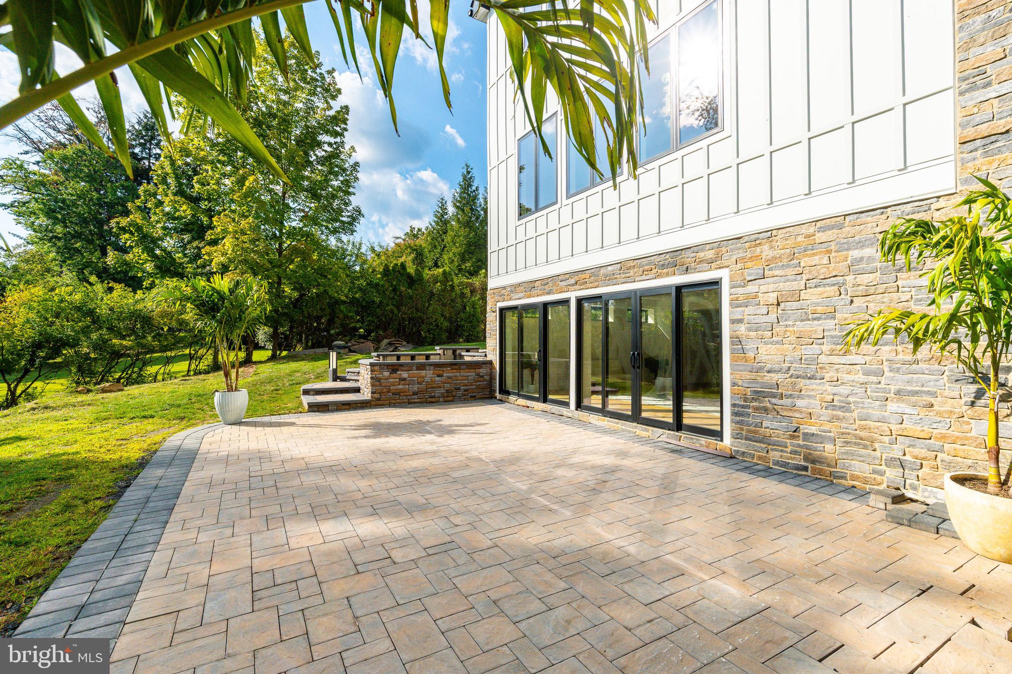 9402 MEADOWBROOK AVENUE