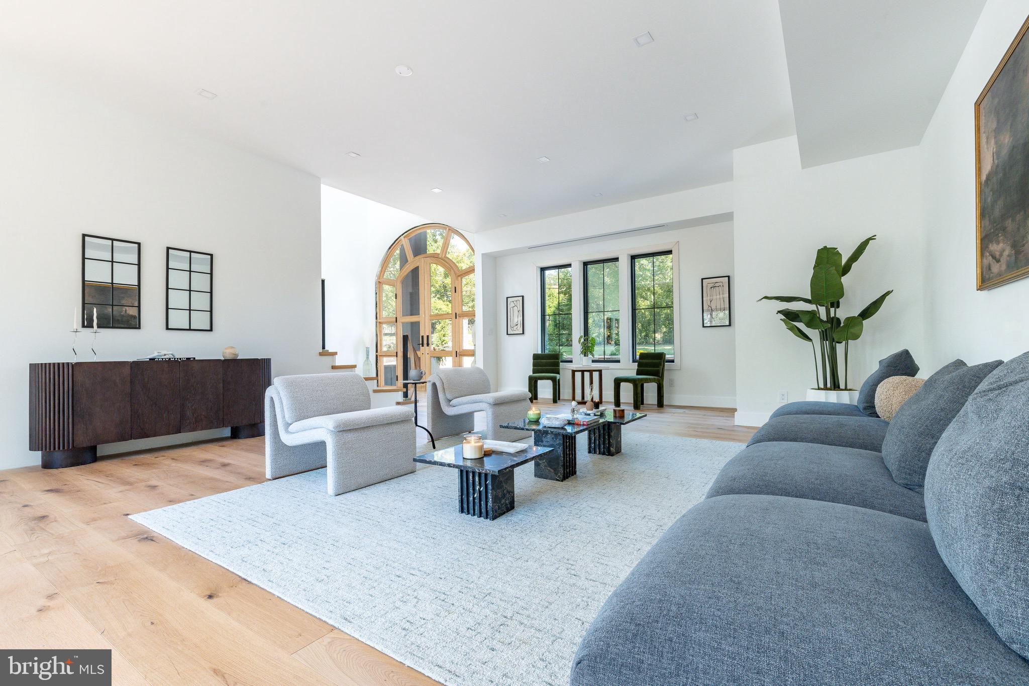 9402 MEADOWBROOK AVENUE