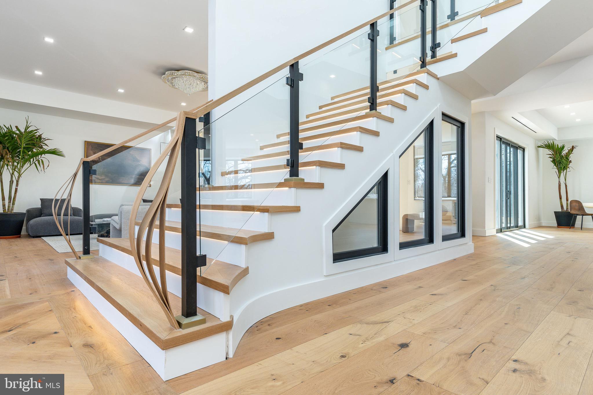 9402 MEADOWBROOK AVENUE