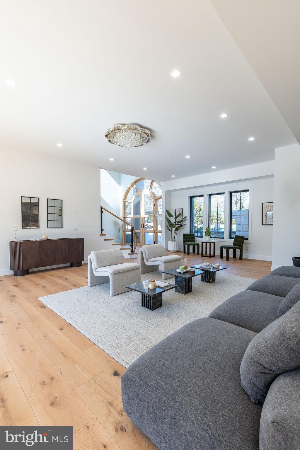 9402 MEADOWBROOK AVENUE