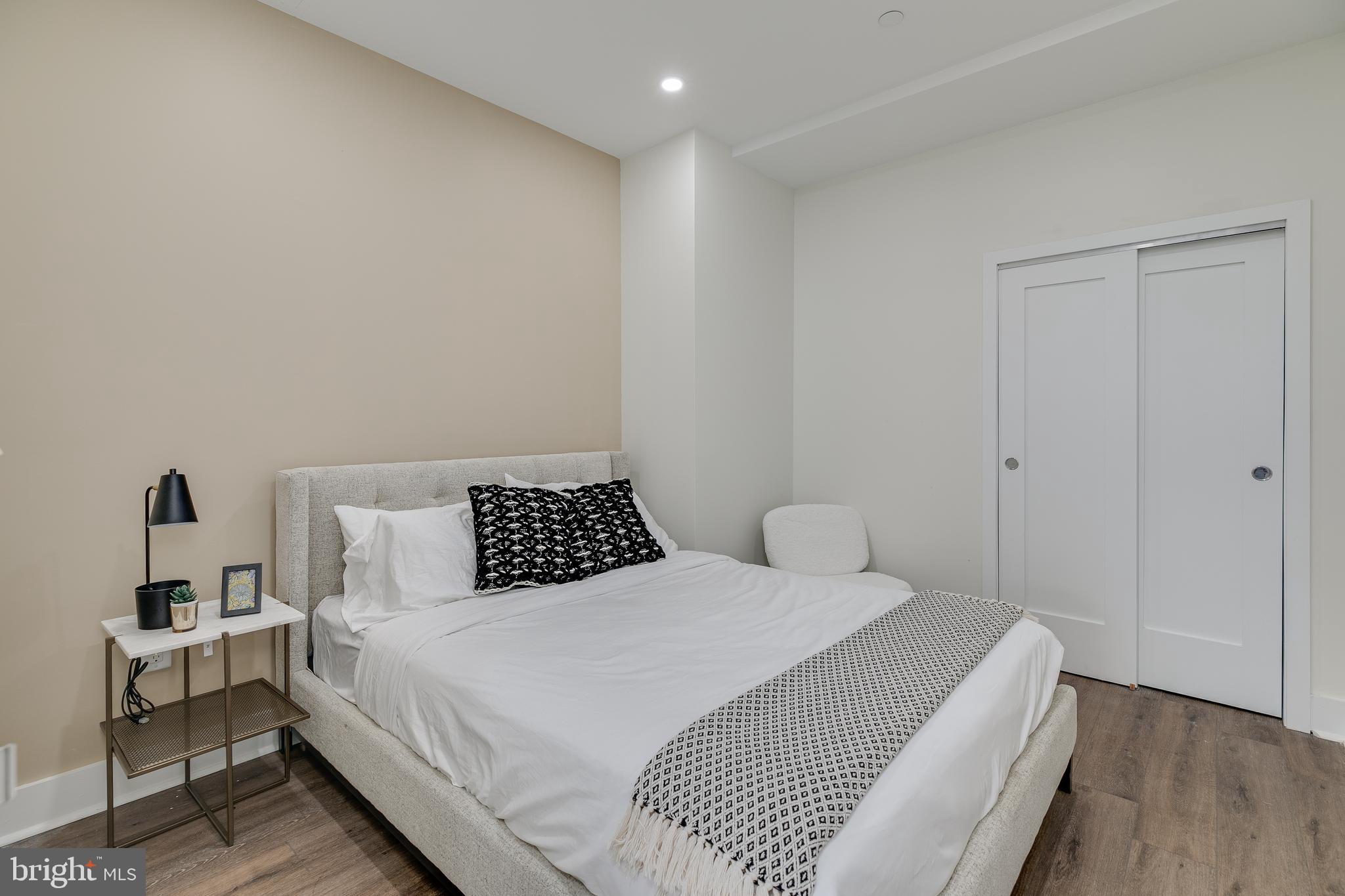 150 S INDEPENDENCE MALL W 1013