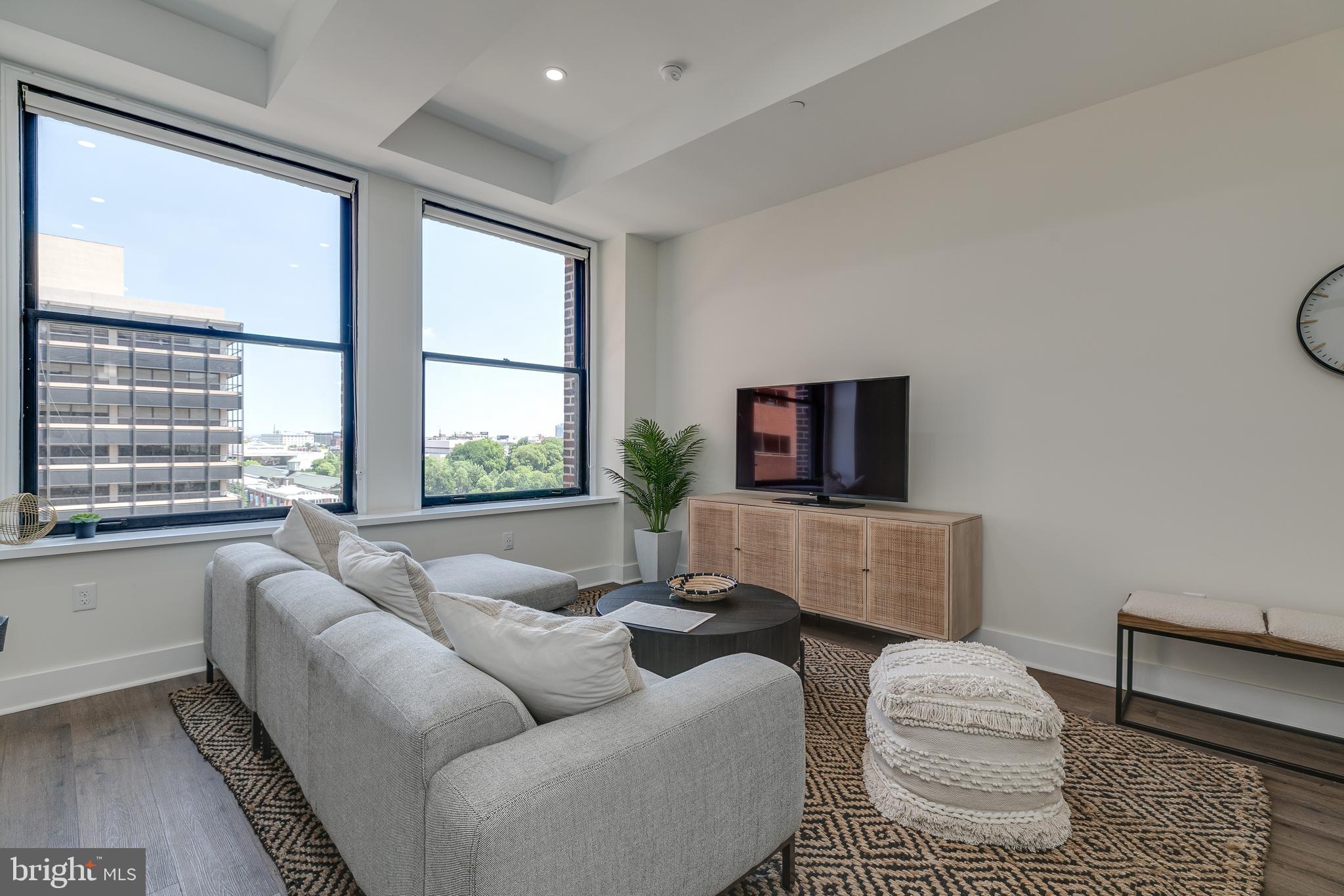 150 S INDEPENDENCE MALL W 1013