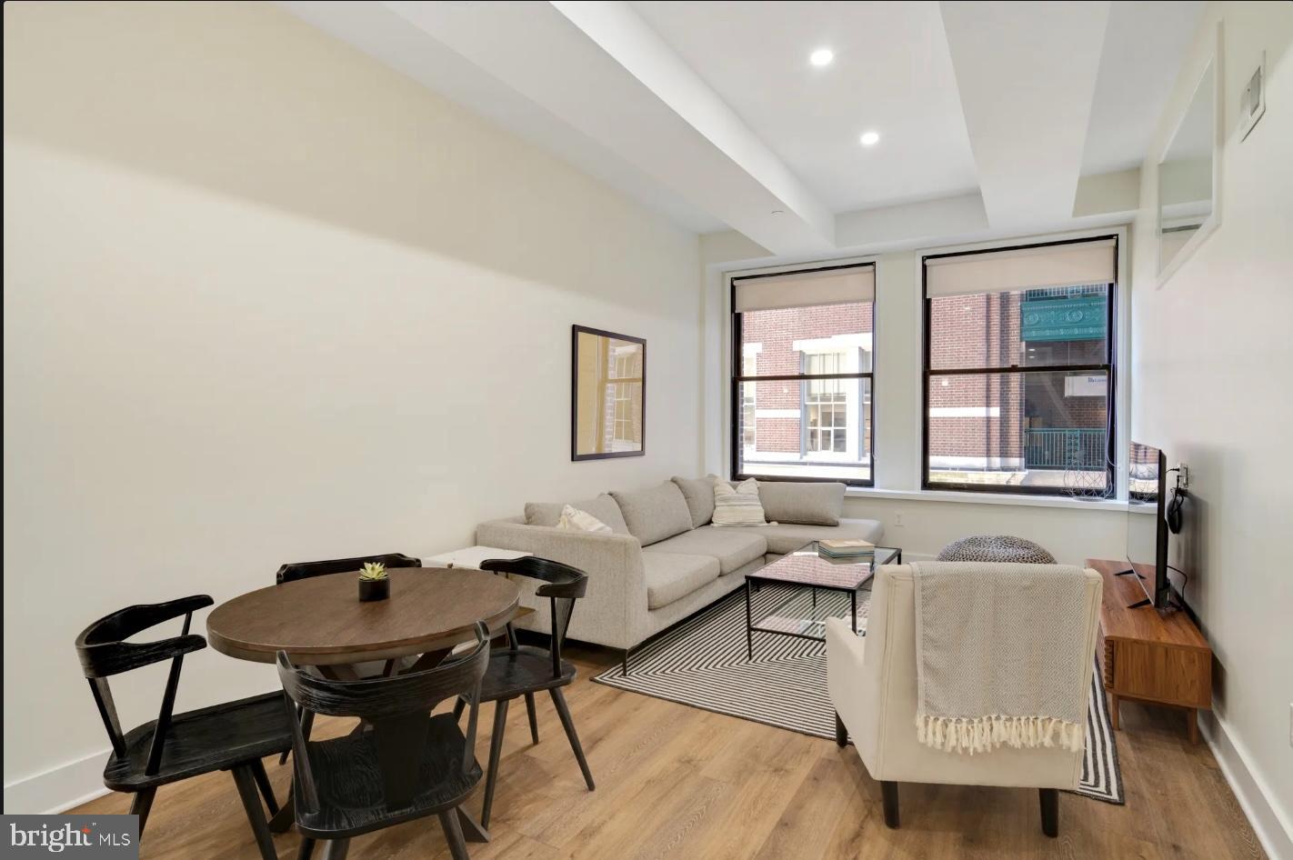 150 S INDEPENDENCE MALL W 1013