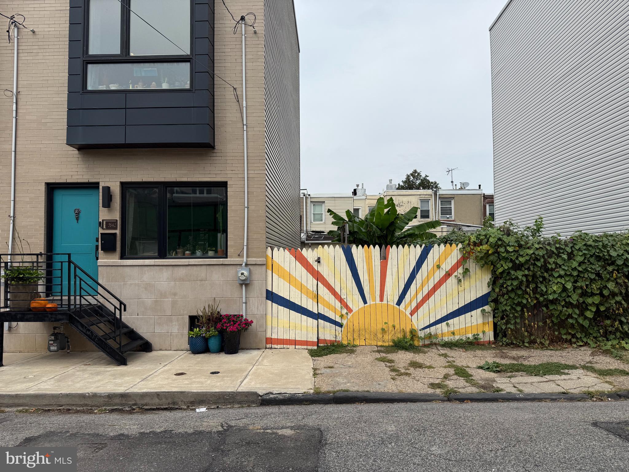 2644 AGATE STREET