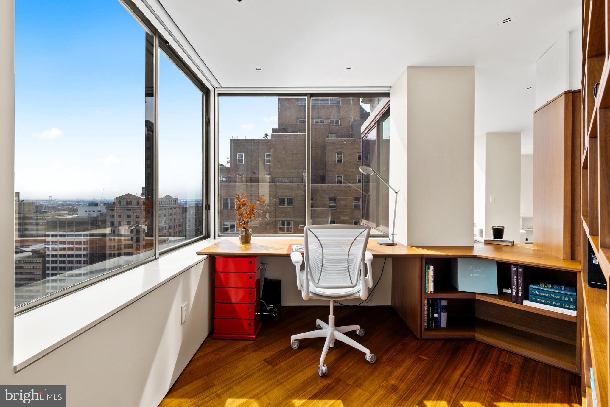 202 W RITTENHOUSE SQUARE 10 2106-2107